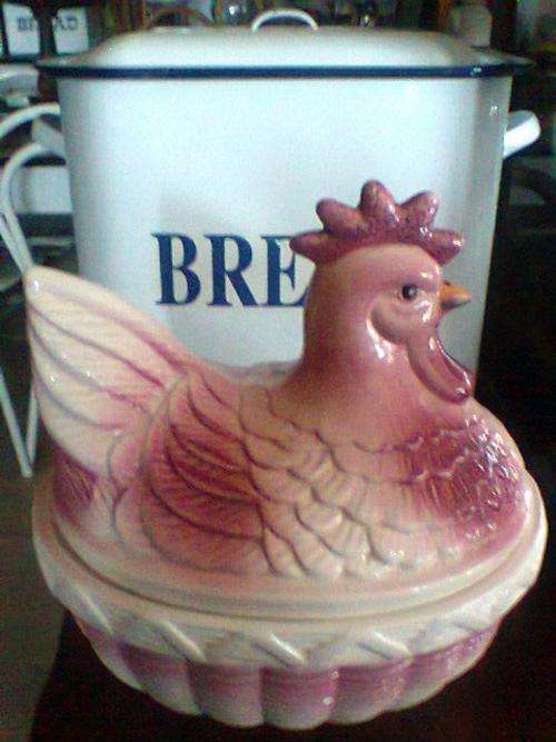 A Chicken Kookie Jar for the sweet tooth. Postage R59- + 2% Insurance if required.