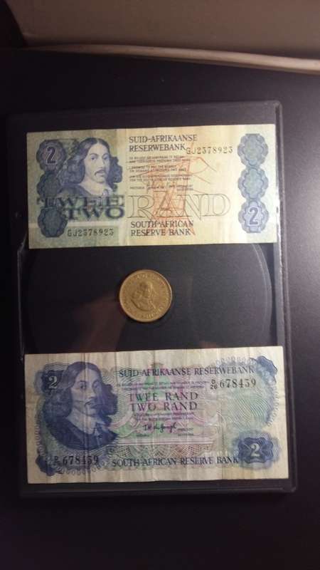 Old South African G de Kock and TW de Jongh R2 notes with 1/2c 1964 Jan Van Riebeeck coin