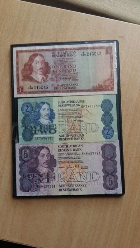 Old South African R1, R2 and R5 Bank notes