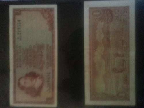 Two old R1 notes ( B410 219554, B396 567779)