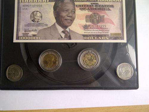 Mandela Special: 1 Million Dollar Novelty Note, 90th Birthday R5, SARB R5 and 2 x R2 freedom coins