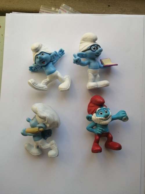 Smurfs - Brainy, Baker, clumsy and father smurf