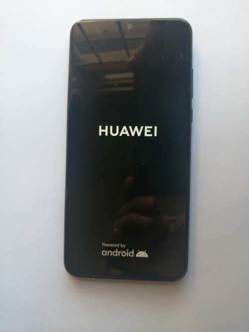 Huawei P30 Lite Cellphone in Great condition - Back cover included