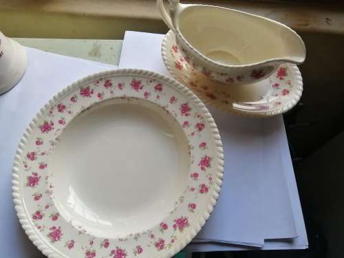 3 Piece Old English Johnson Bros England - Big Plate and Sauce set