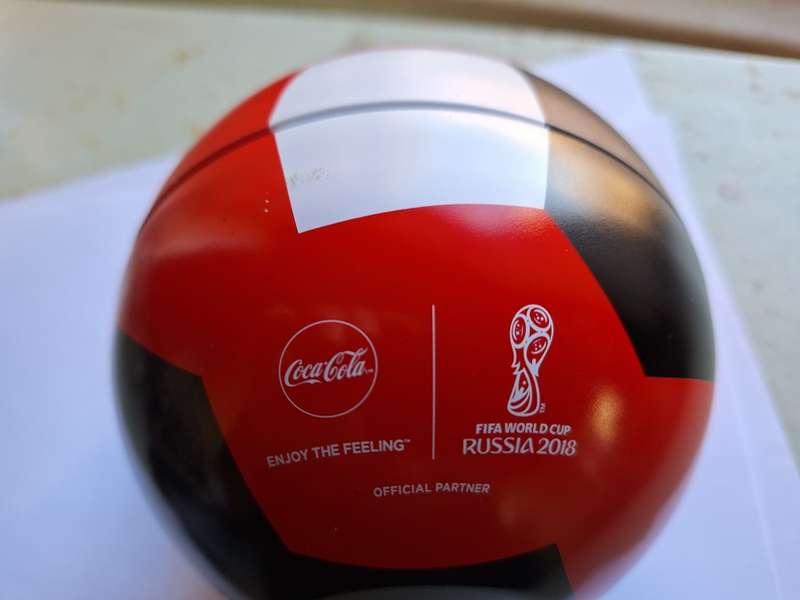Commemorative Russia 2018 fifa soccer world cup Coca Cola tin ball