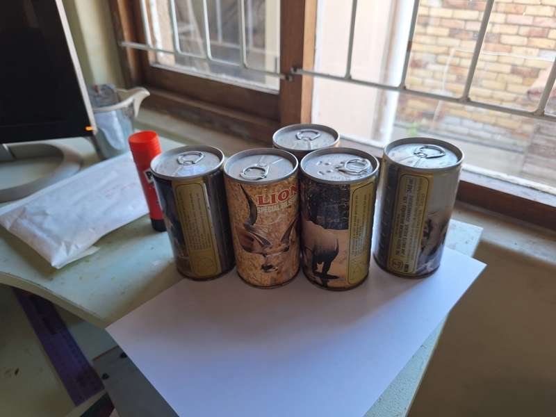 Special vintage edition Empty cans Lion special pilsner- save Ado Park