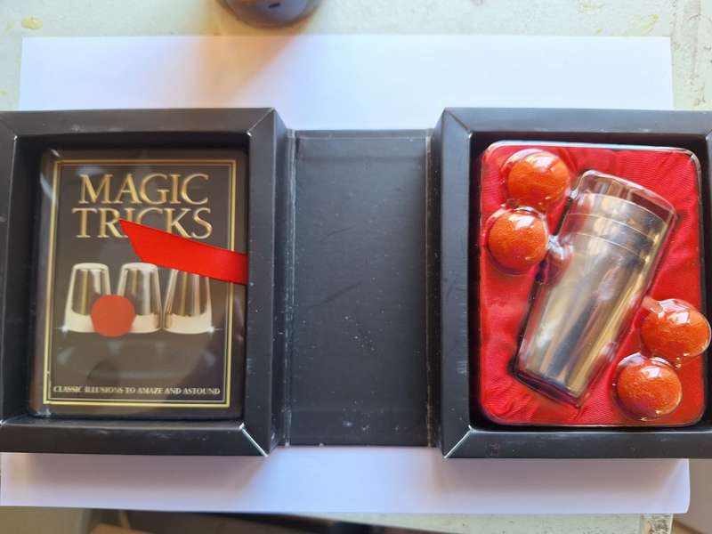 Magic tricks set