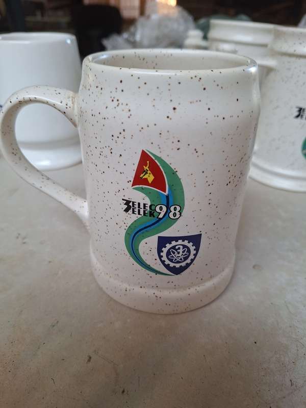 S A Corps of signals 75th Anniversary in 1998 Electronic workshop beer mug