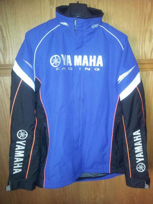 **YAMAHA RACING JACKET** WEEKEND MADNESS - R1 NO RESERVE