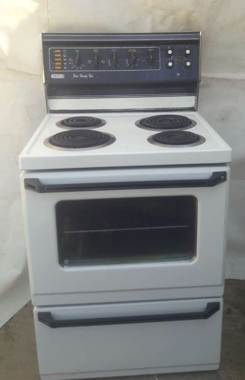 DEFY WHITE FREE STANDING STOVE MODEL "Four Twenty Two"