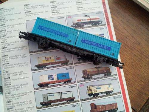 HO PIKO/LIMA Container Flat Waggon w Containers