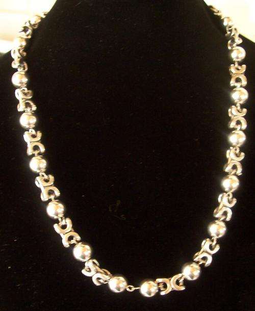 Tibetian silver 18 ball necklace