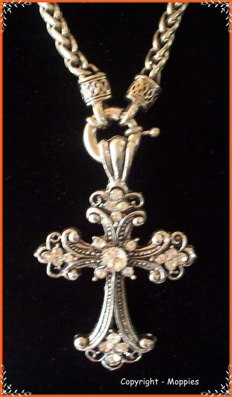 "Marquisette" Look Cross pendant and chain - Tibetian Silver