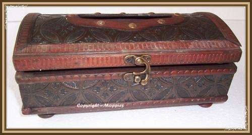 Tibetan handcrafted wooden tissue box