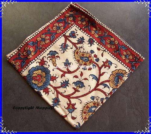 Set Of 6 Multi Color Serviettes