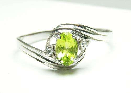 925 Sterling Silver Natural A-Grade Peridot Ring
