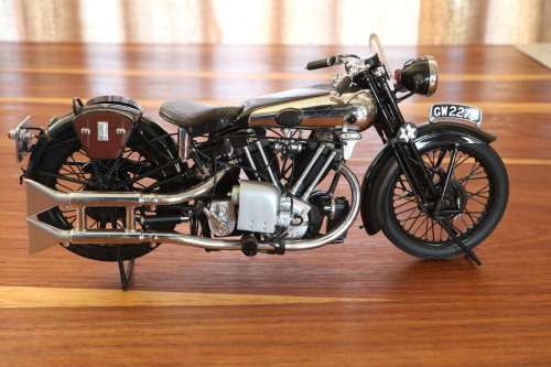 BROUGH SUPERIOR SS 100 ´TE LAWRENCE' - COLLECTABLE