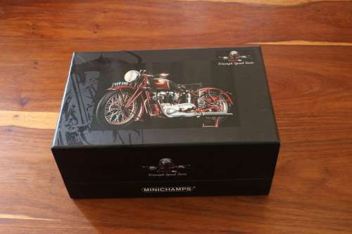 TRIUMPH SPEED TWIN  1939  RED - COLLECTABLE