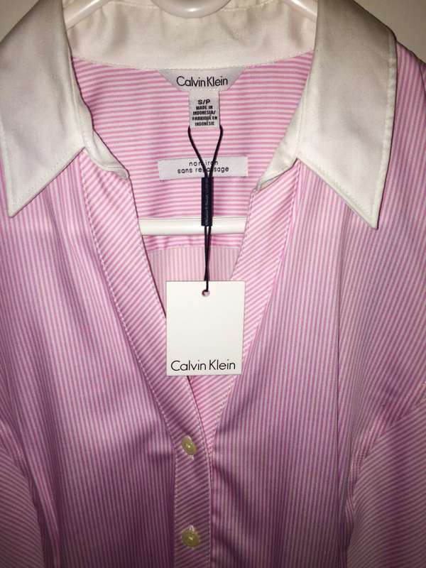 Calvin Klein Women`s Pink Pin Stripe Tailored Shirt S34
