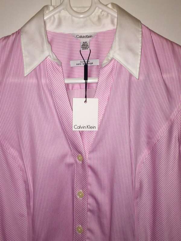 Calvin Klein Women`s Pink Pin Stripe Tailored Shirt S34