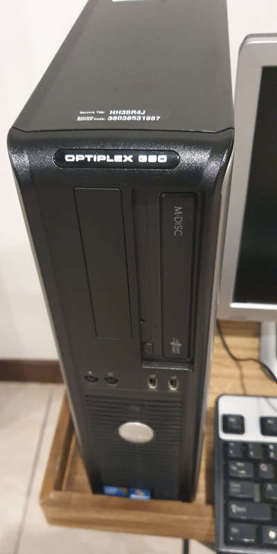 Dell Optiplex 380 computer + 17` monitor + keyboard + mouse