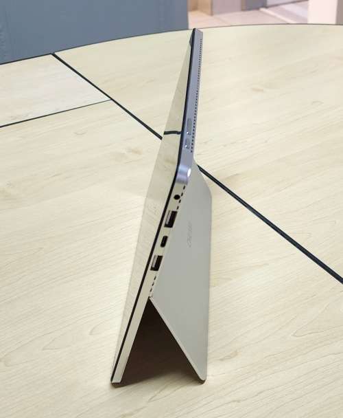 Chuwi SurBook Windows 10 based touch screen PC - battery needs replacing
