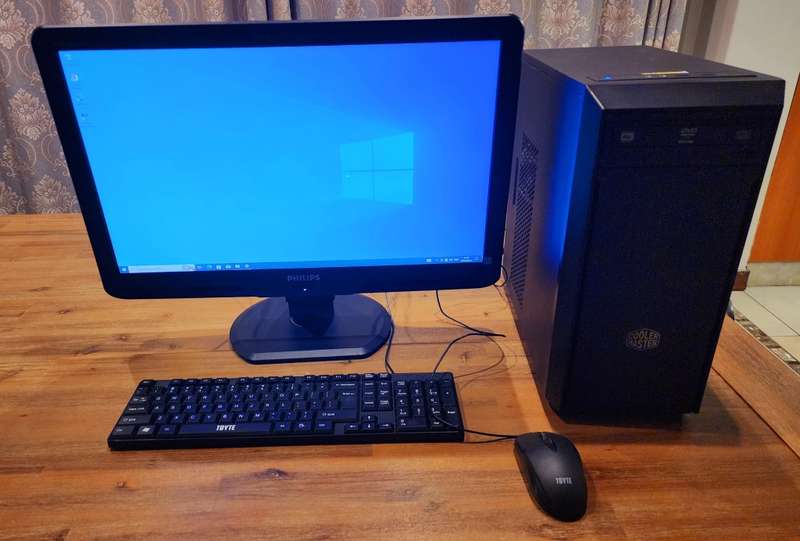 I5 Desktop PC Complete with Monitor, keyboard and mouse