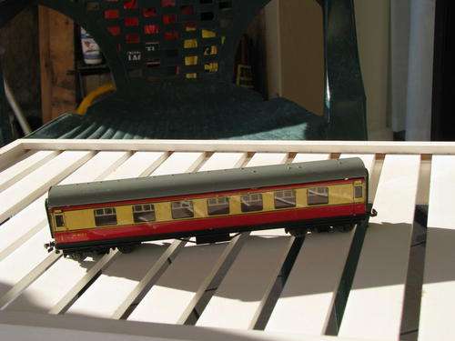 Hornby Dublo 3-rail coach
