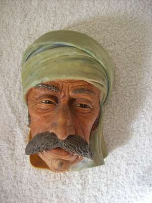 BOSSONS.  ALBANIAN.  VINTAGE.