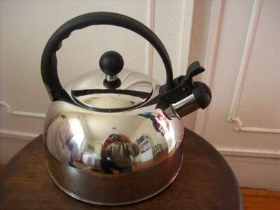 WHISTLING KETTLE