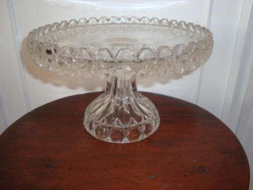 CAKE PLATE.  BEAUTIFUL ITEM.