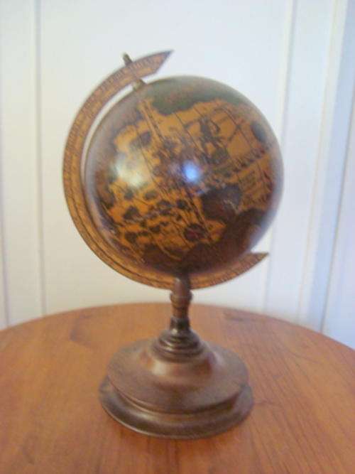 MUSICAL GLOBE.  MADE IN ITALY.