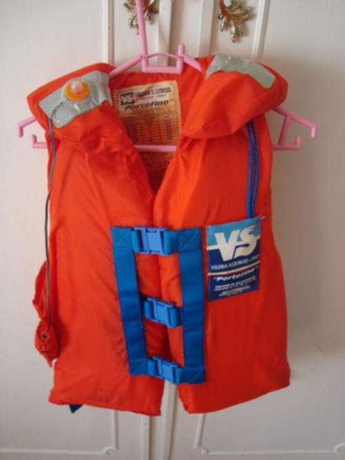 LIFE JACKET