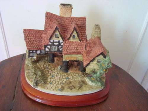 HOUSE - COLLECTABLE.  BIG ONE.