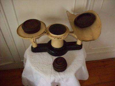 SCALE & WEIGHTS -  VINTAGE.