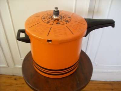 PRESSSURE COOKER TEDELEX. LARGE.