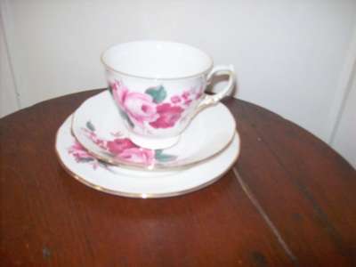 QUEEN ANNE BONE CHINA TRIO