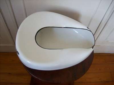 ENAMEL BED PAN