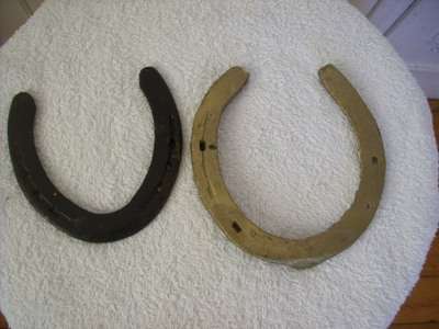 HORSE SHOES
