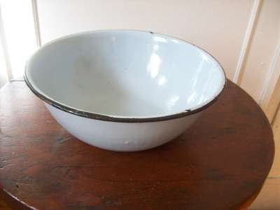 ENAMEL BOWL. BLUE.