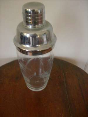 COCKTAIL SHAKER.