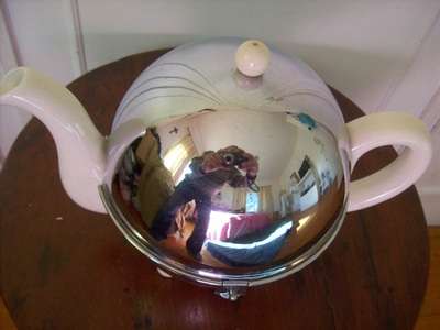 VINJTAGE TEA POT