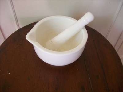 PORCELAIN MORTAR & PESTLE