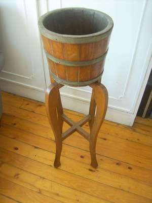 PLANT STAND