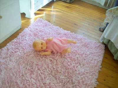 BABY RUFFLE RUG.  100% COTTON.