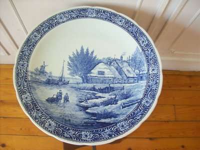 DELFT CHARGER PLATE.  BEAUTIFUL.