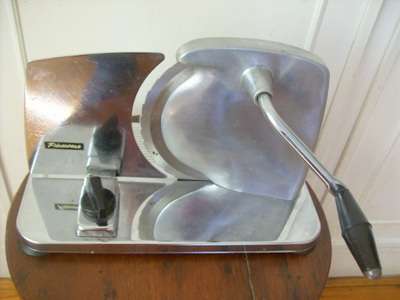 BREAD/MEAT SLICER.  PINEWARE.