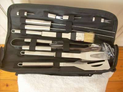 BRAAI SET. NEW. SUPER PRESENT.