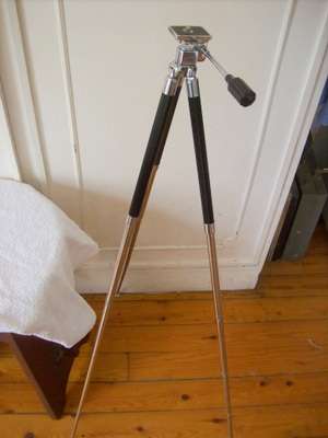 TRIPOD IN BAG