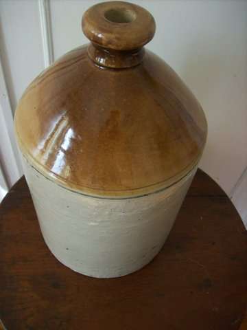 FLAGON/BOTTLE.  STONEWARE.